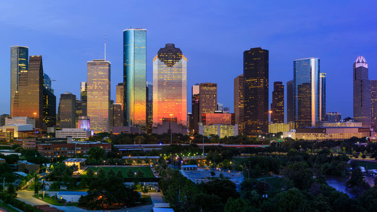 Picture of the houston skyline during the evening