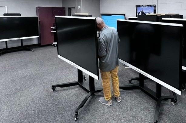 ACE energy's brand new video conferencing monitor from Data Projections